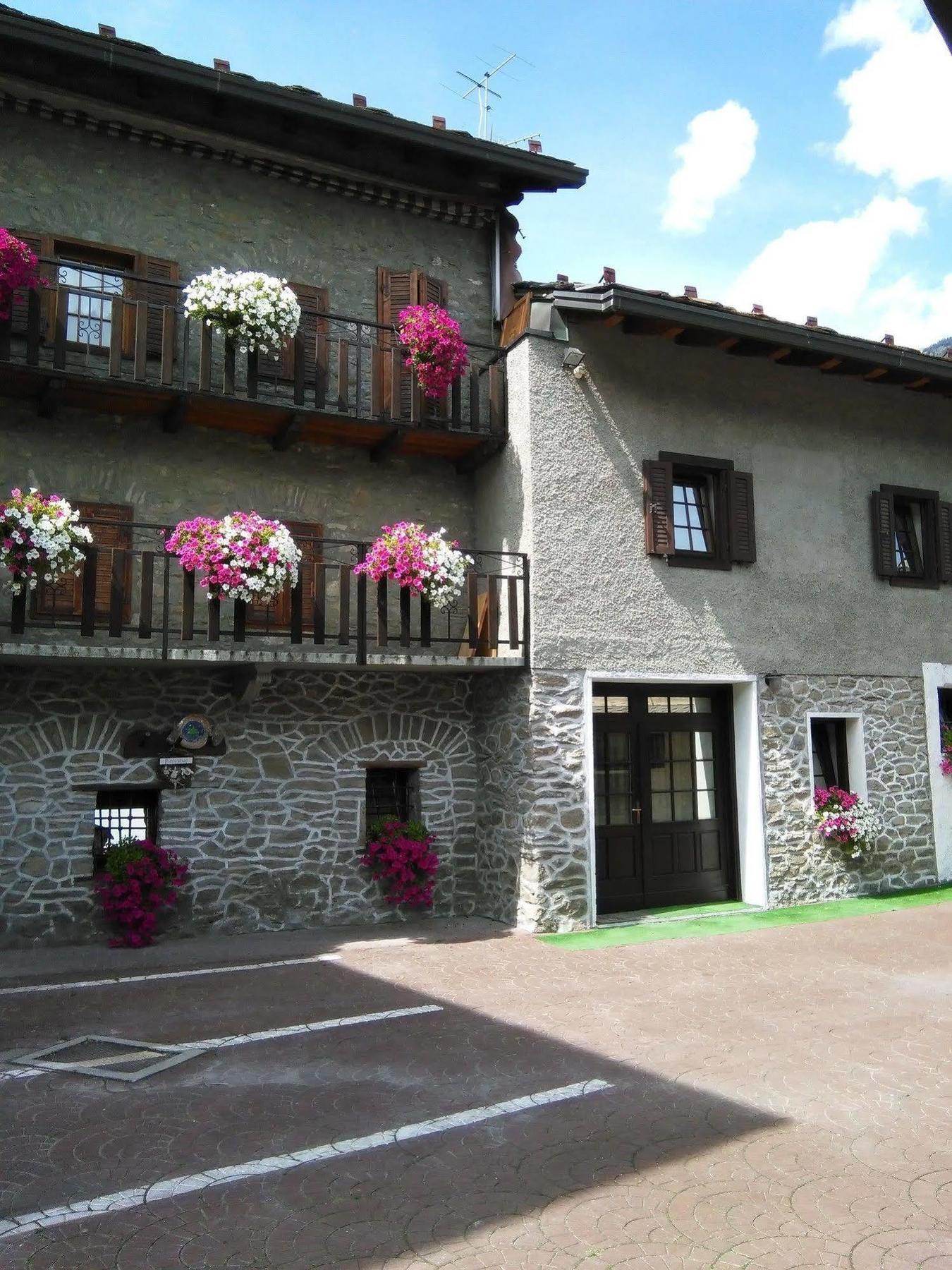 B&B La Vieille Meison De Pappa Sarre 外观 照片