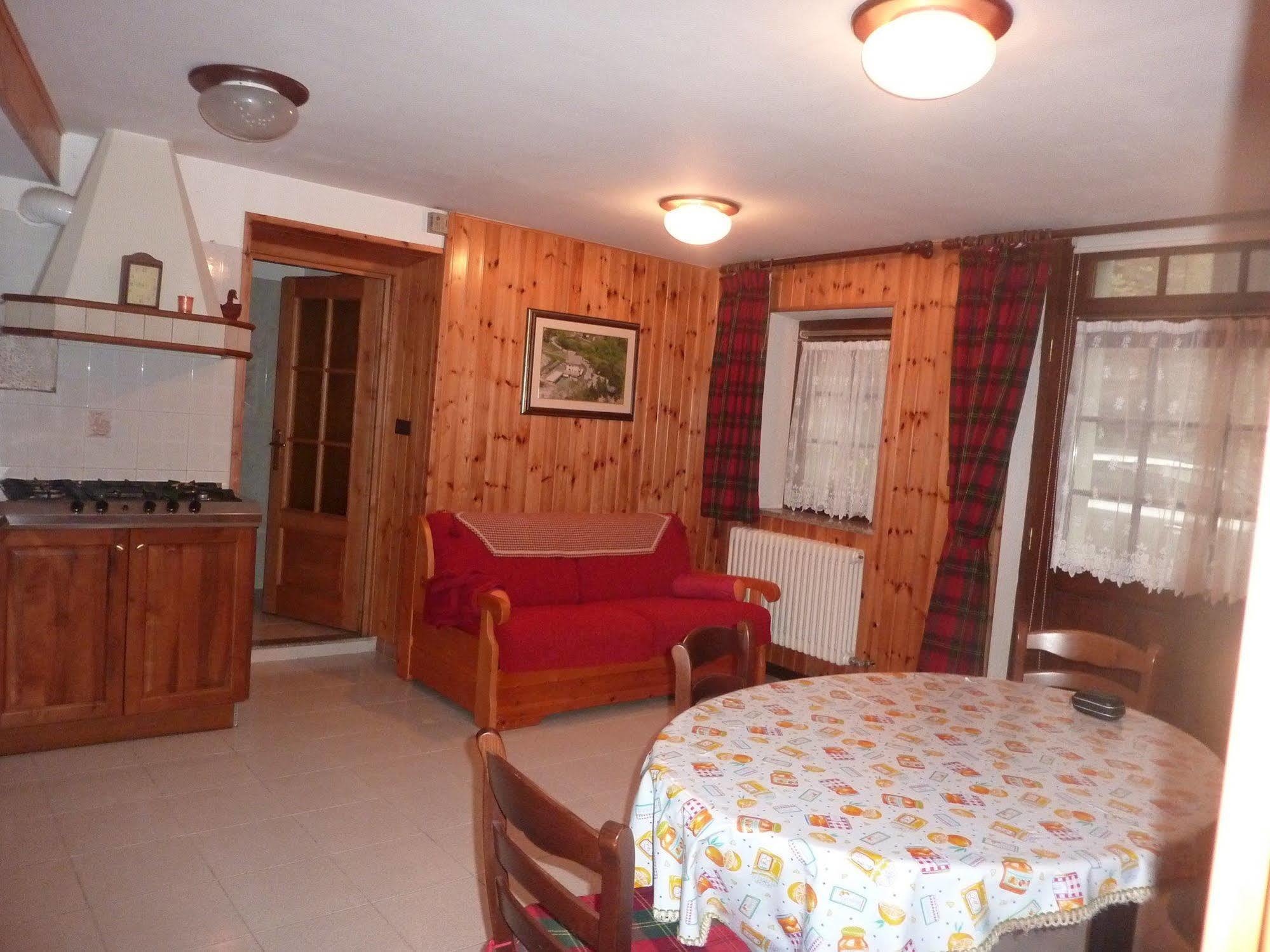 B&B La Vieille Meison De Pappa Sarre 外观 照片