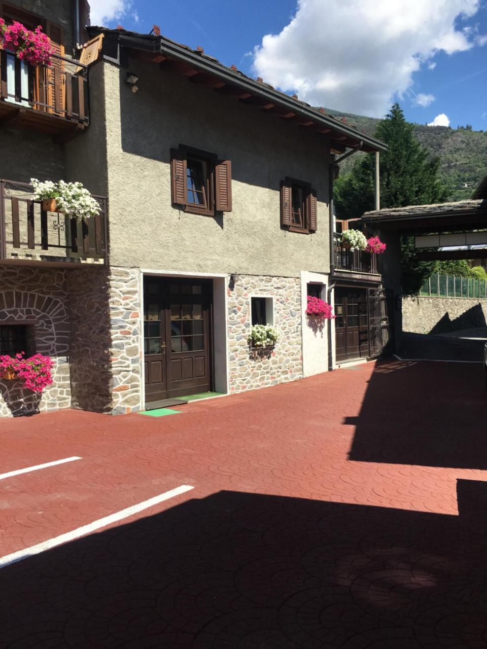 B&B La Vieille Meison De Pappa Sarre 外观 照片